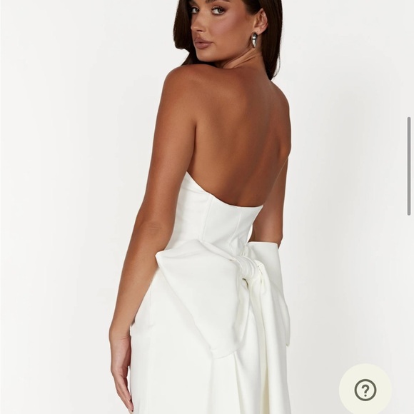 Meshki White Strapless Dress with Bow Detail - Picture 5 of 5